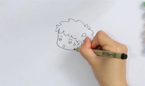 男孩跑步简笔画绘画教程 卡通男孩跑步简笔画怎么画