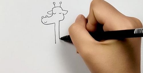 涂色卡通长颈鹿简笔画教程带步骤 可爱卡通长颈鹿简笔画怎么画